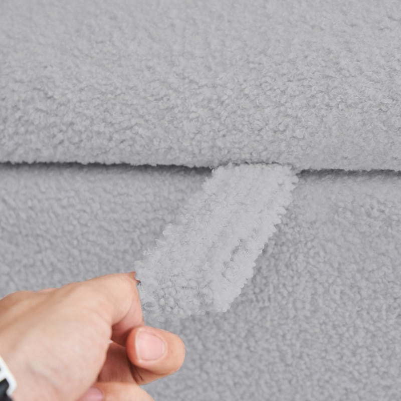 Pouf de rangement en boucle écrue (39,5 cm), en sherpa, avec pieds en bois, idéal pour le salon ou la chambre.