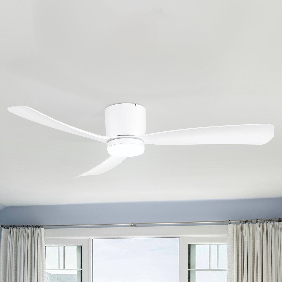 Ventilateur de plafond encastré noir/blanc de 52 pouces avec télécommande et éclairage LED (3 pales)