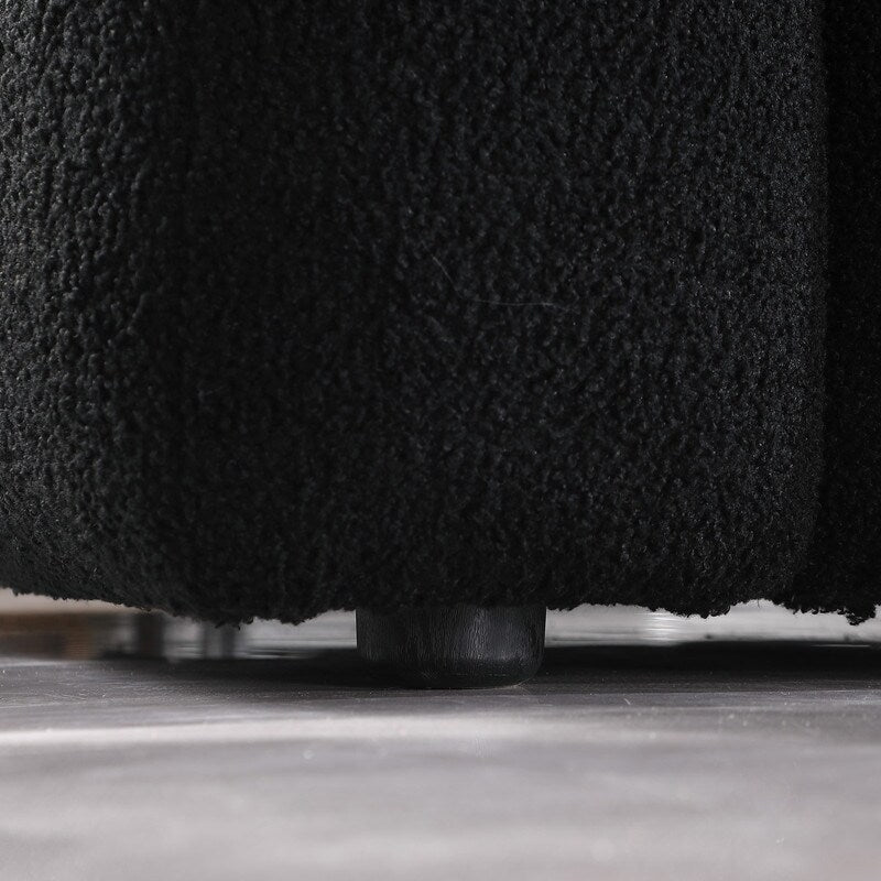 Canapé 3 places luxueux en bouclette couleur guimauve (84,3 cm) avec 2 coussins carrés décoratifs et accoudoirs carrés.